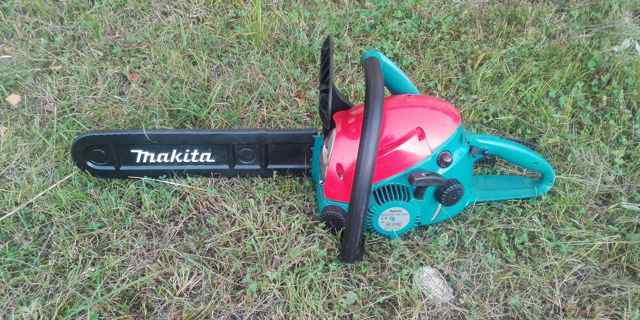 Бензопила Makita DCS4610