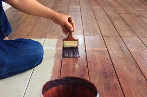 Как правильно покрасить деревянный пол на даче: советы и лучшие способы