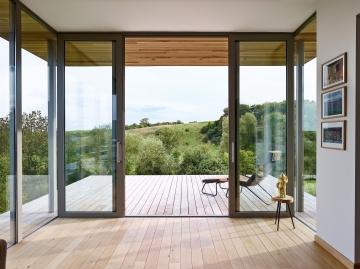 Раздвижные окна для дачи: практичность, комфорт и стиль