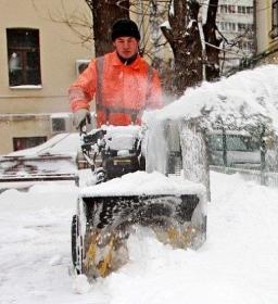 Обзоры и сравнения снегоуборочных машин для садов - характеристики, преимущества и недостатки
