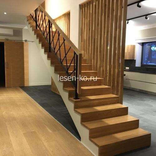Деревянная лестница на второй этаж дачи: идеальное сочетание комфорта и надежности