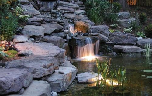 10 красивых примеров подсветки садовых фонтанов насладитесь их волшебством!
