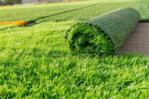 Как выбрать искусственную траву для дачи: советы и рекомендации