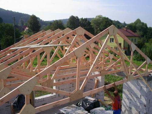Двухскатная крыша для дачи: обзор моделей и преимущества