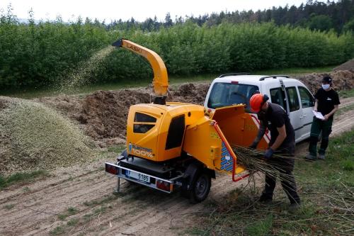 Измельчитель веток Laski LS 10027 - новейшая разработка для максимально эффективной обработки деревьев