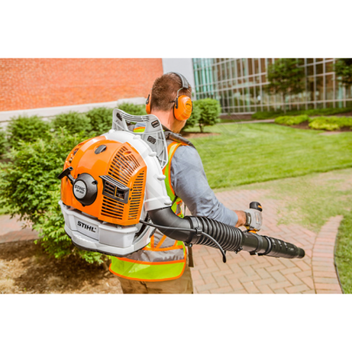 Бензиновая ранцевая воздуходувка STIHL BR600 - подробные характеристики, преимущества использования и отзывы пользователей помогут вам выбрать идеальный инструмент для уборки!