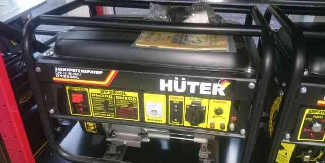 Бензиновый генератор Huter DY2500L новый