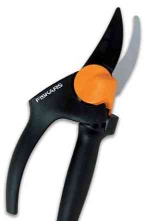 Секатор Fiskars P 94 с силовым приводом